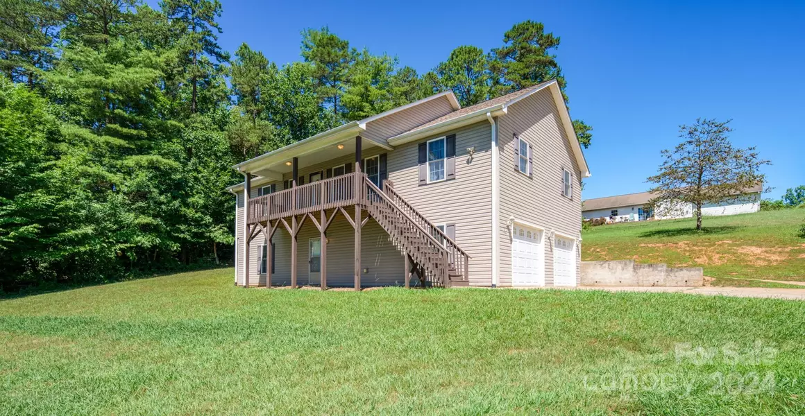 80 Chickwood TRL, Weaverville, NC 28787