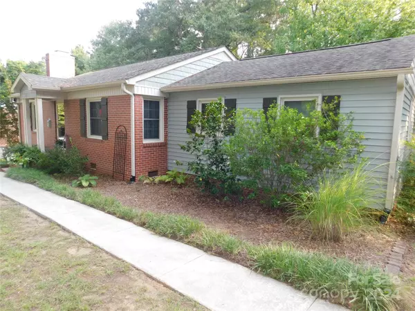 Chester, SC 29706,144 Woodland DR