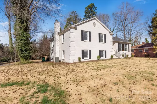 Charlotte, NC 28215,1628 Shannonhouse DR
