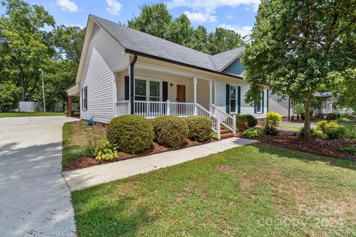 Kannapolis, NC 28083,2212 Crosswinds CT