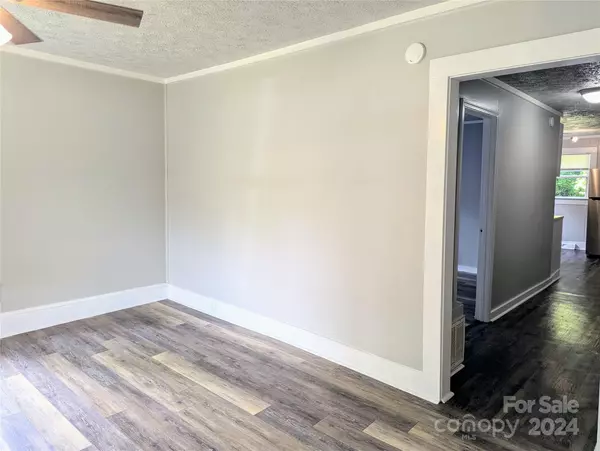 East Spencer, NC 28039,107 Spencer ST