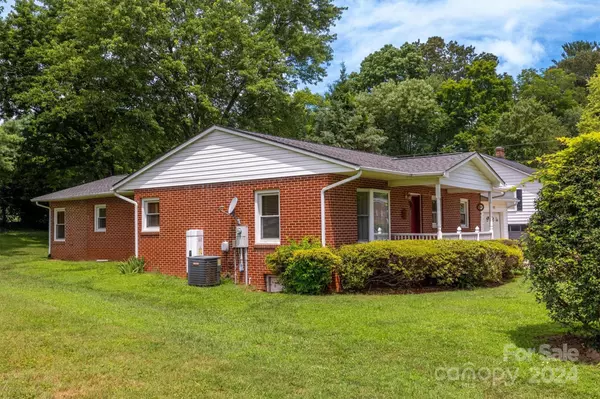 Morganton, NC 28655,102 Sharon ST