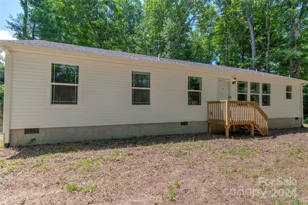 74 Seeley DR, Canton, NC 28716