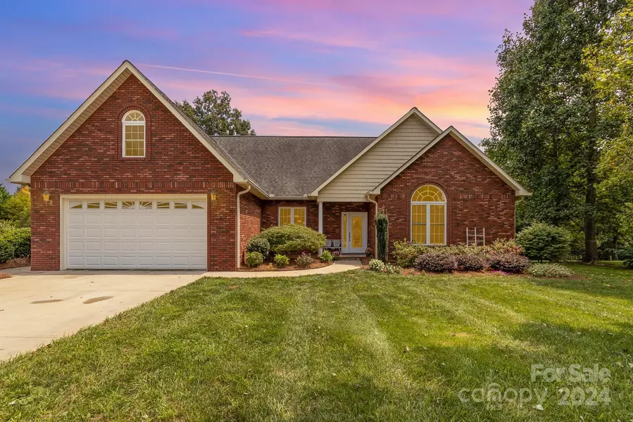 134 Stallion LN, Statesville, NC 28625