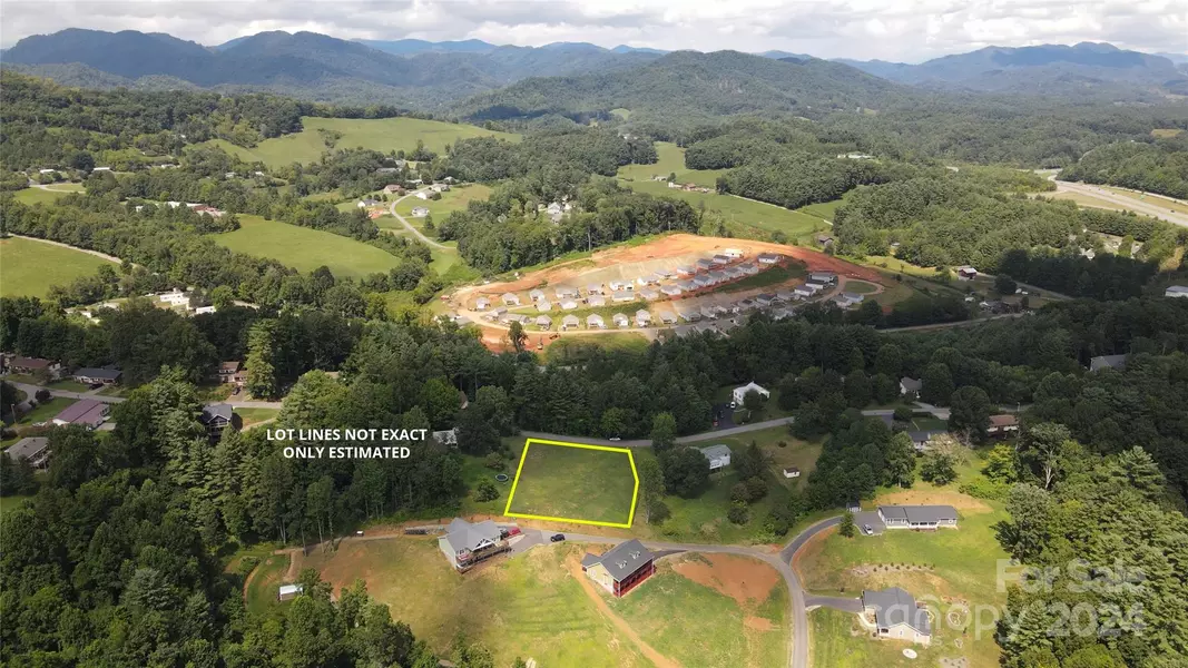 000 Pine Ridge RD #3, Mars Hill, NC 28754