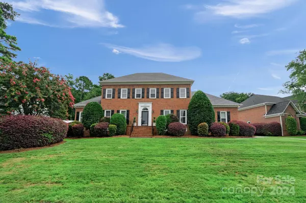 9400 Tresanton DR, Charlotte, NC 28210