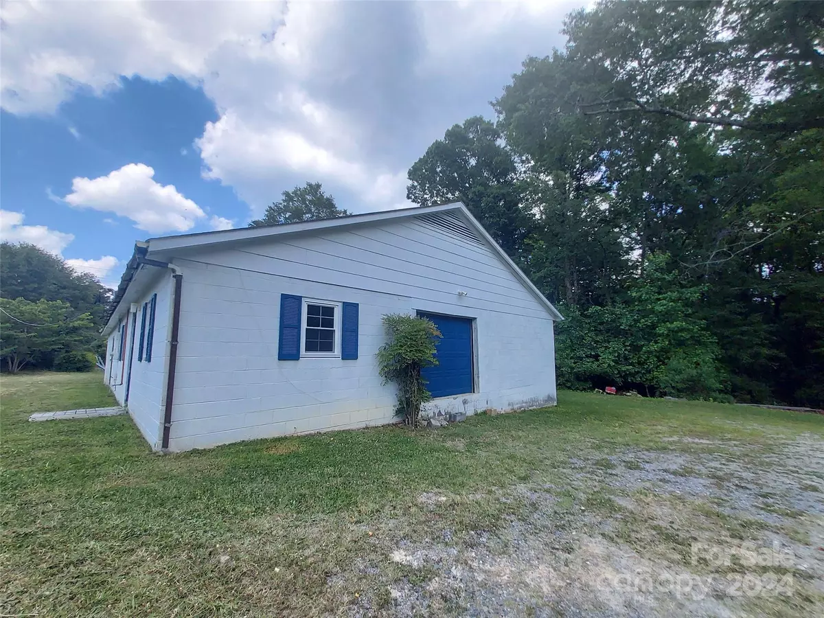 Clover, SC 29710,103 Sifford ST