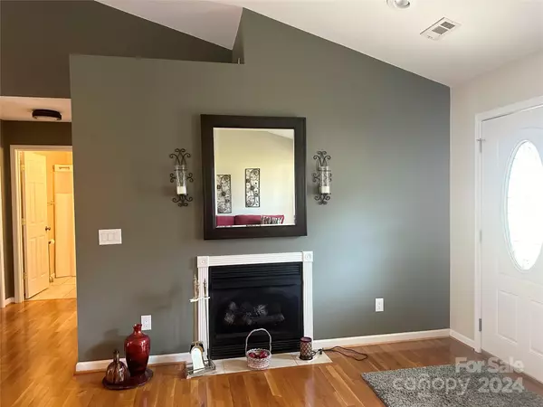 Hudson, NC 28638,124 Deer Creek DR