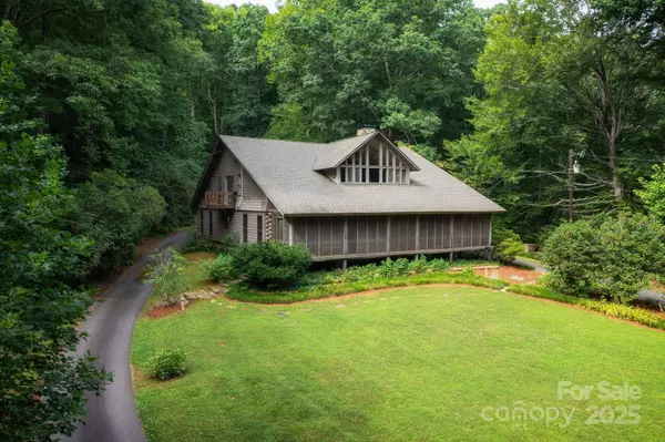 552 Avery CRK, Arden, NC 28704