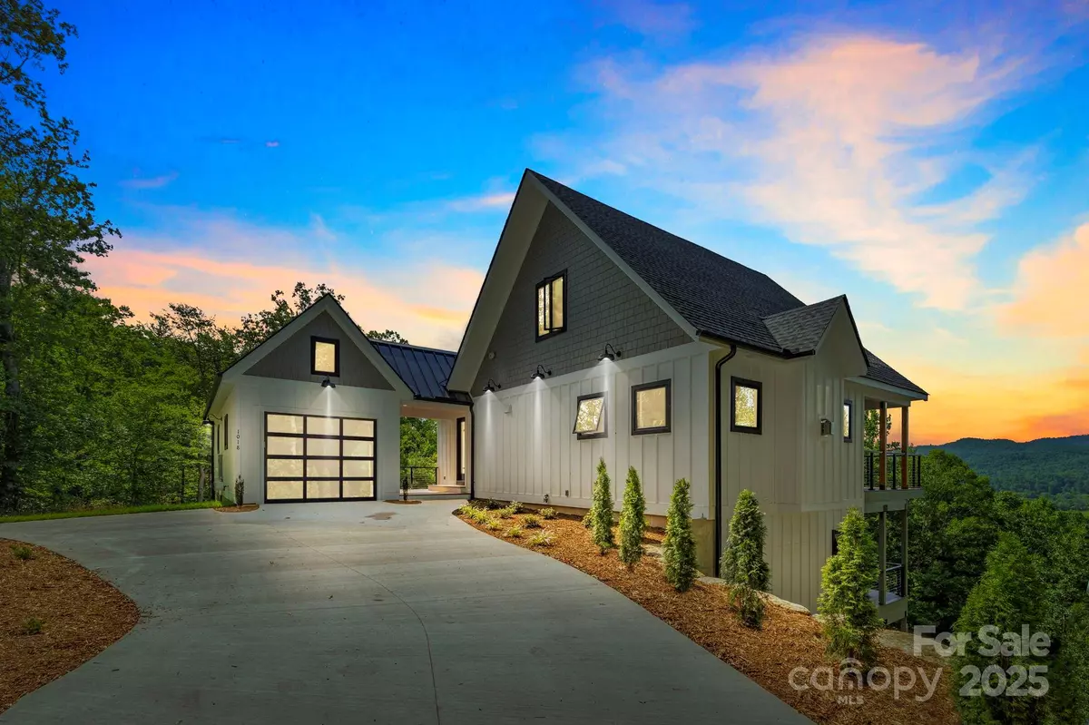 Hendersonville, NC 28739,1018 Willow Ridge DR