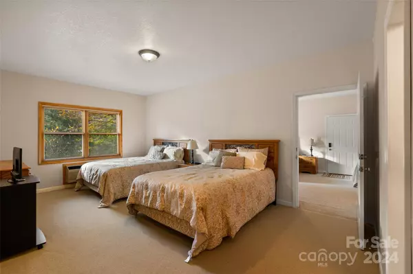 Burnsville, NC 28714,11012 NC 80 HWY S #1A