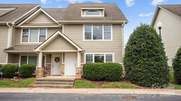 14 Rotunda CIR,  Asheville,  NC 28806