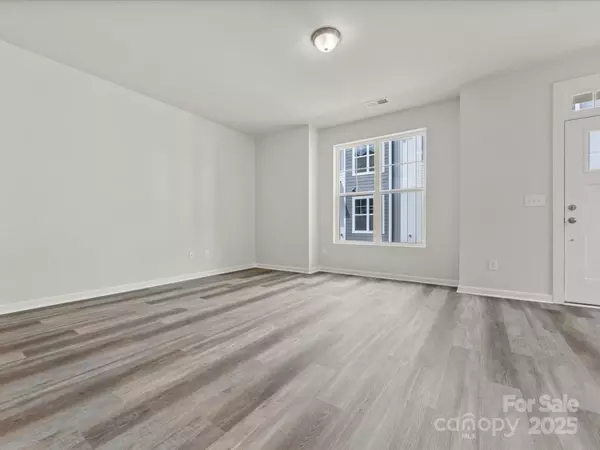 Charlotte, NC 28205,1009 Ribbon LN