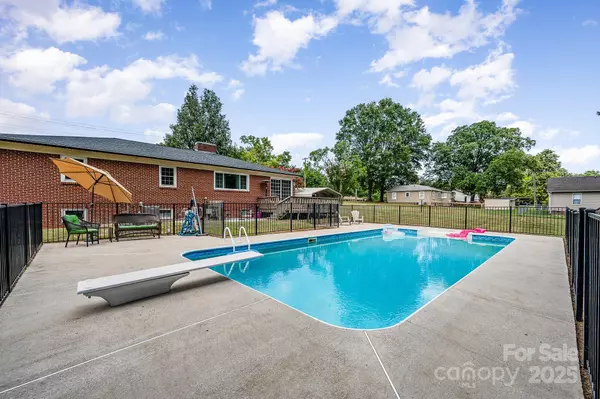 713 Fisher ST, Concord, NC 28027