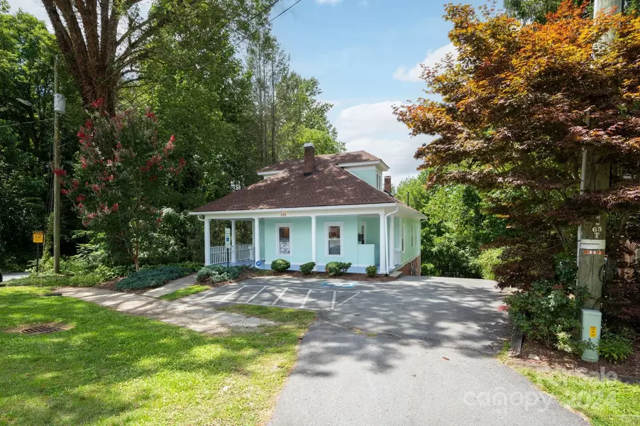 352 S Caldwell ST, Brevard, NC 28712