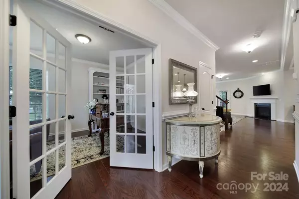 Tega Cay, SC 29708,5103 Waterloo DR