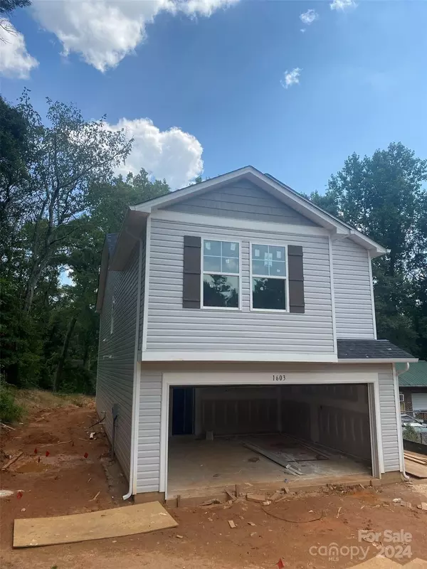 1603 Berry ST, Gastonia, NC 28054