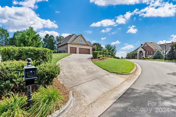 Hickory, NC 28601,3831 8th Street PL NW