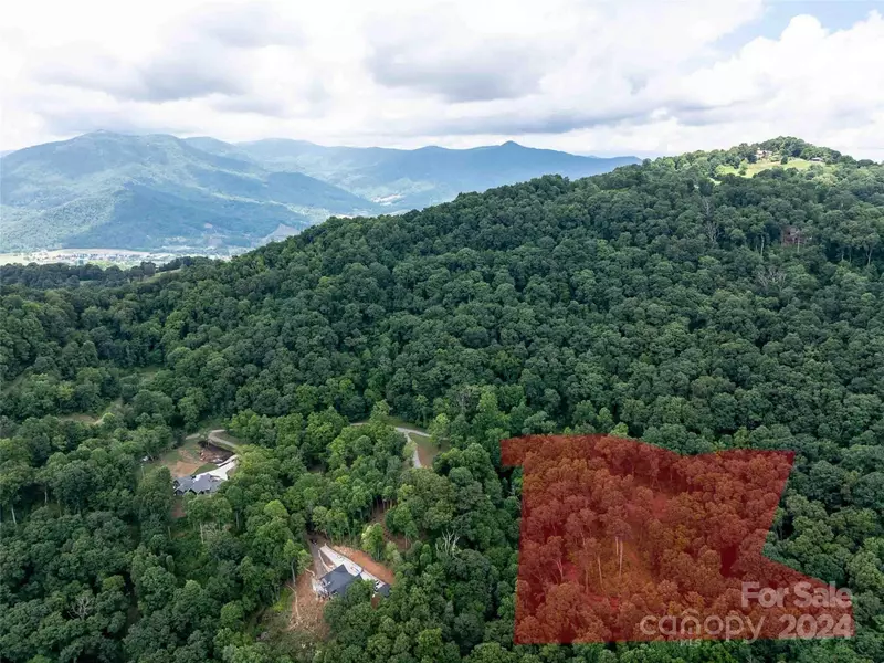 002 Sleepy Hollow DR, Waynesville, NC 28785