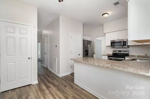 Charlotte, NC 28269,3600 Annandale DR