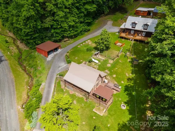 Bakersville, NC 28705,1010 & 1014 Melton Branch RD
