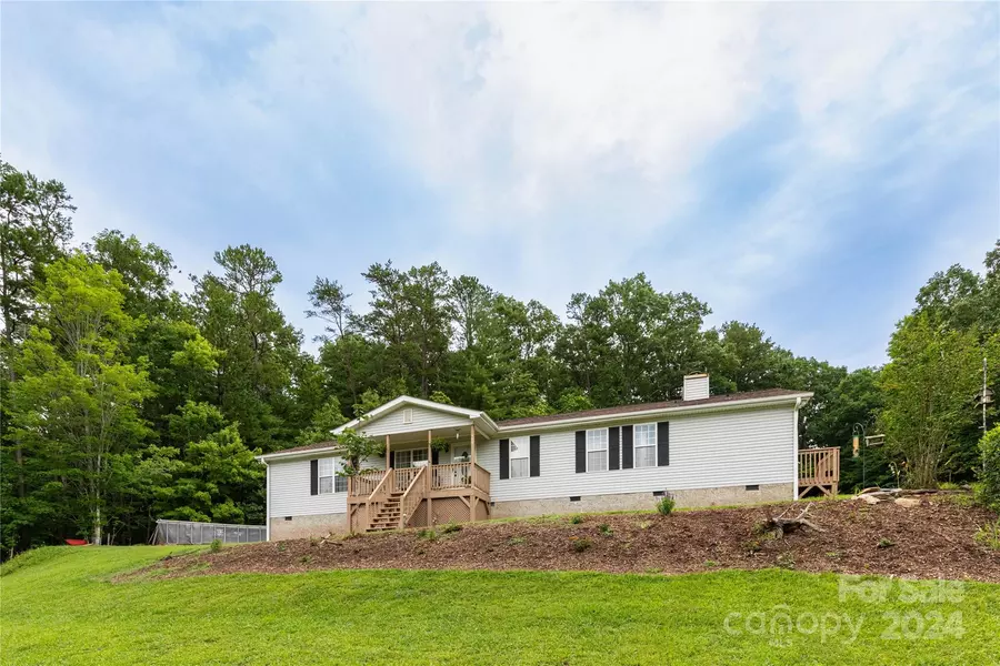 360 Beaverdam Loop RD, Candler, NC 28715