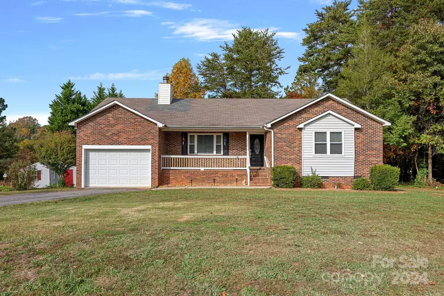 7505 Sarah DR, Denver, NC 28037