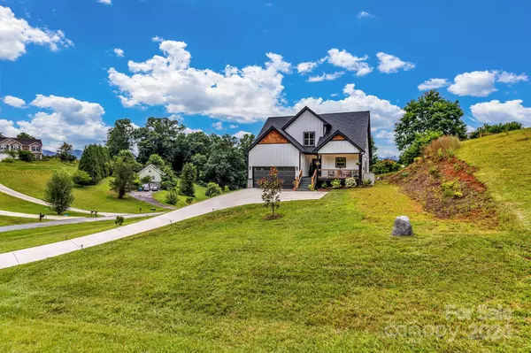 42 Lawson Ridge RD, Leicester, NC 28748