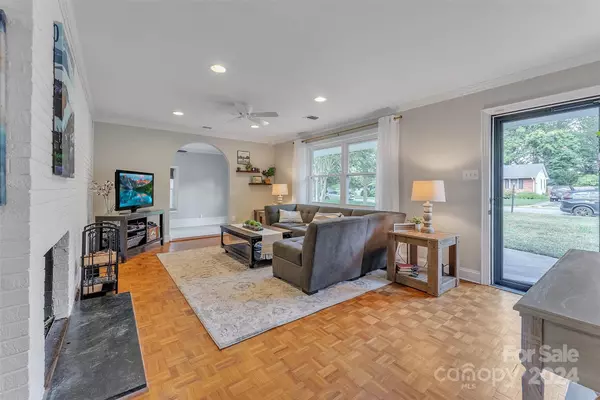 Charlotte, NC 28210,5220 Seacroft RD