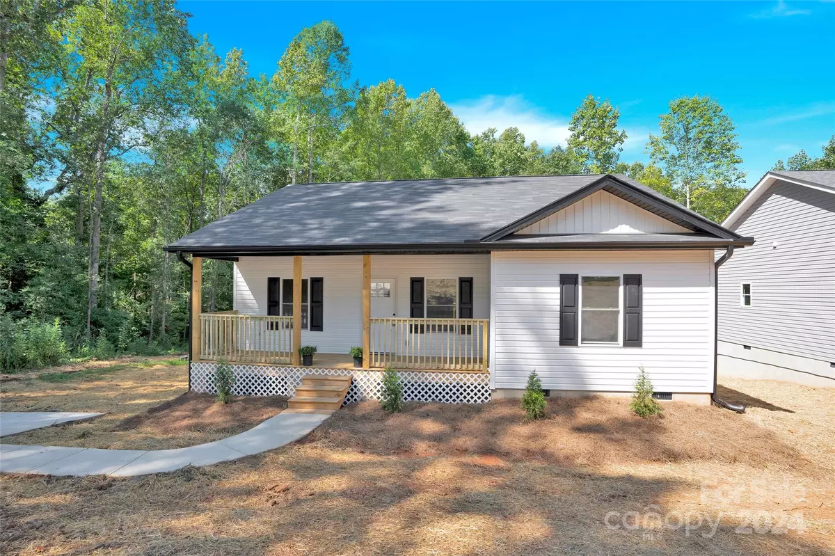 Shelby, NC 28150,844 Cabaniss DR