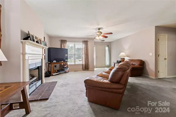 Hudson, NC 28638,126 Freshfield DR