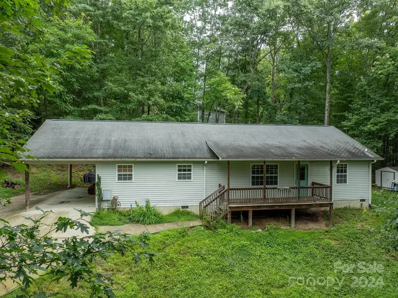 39 Sherwood Village LN, Brevard, NC 28712