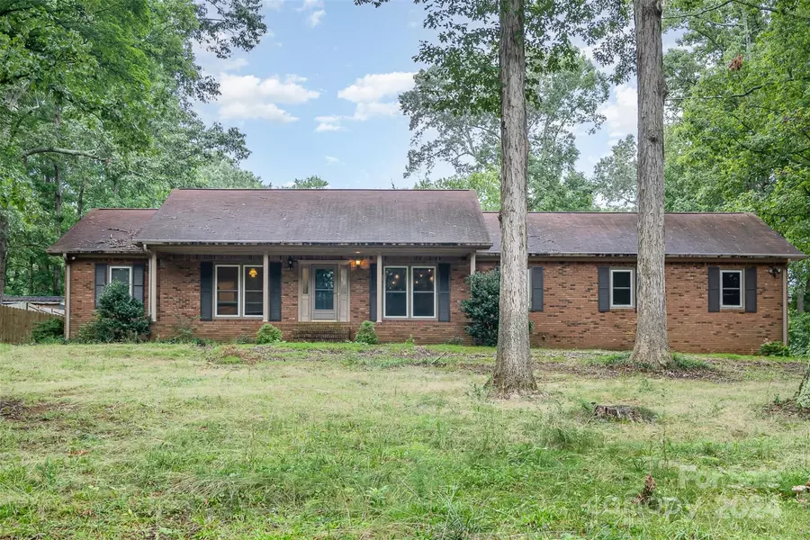 201 Todd CIR, Wingate, NC 28174