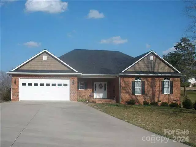 231 Hunters TRCE, Rutherfordton, NC 28139