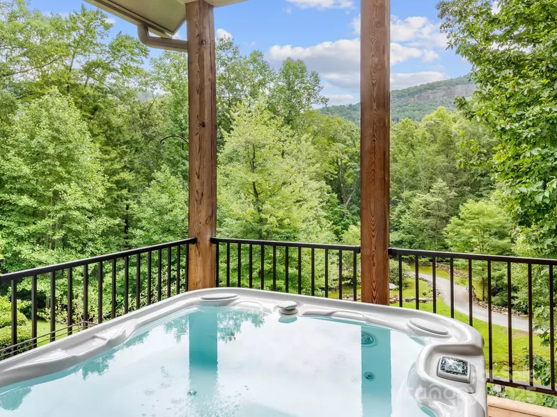 1036 Proctor RD, Lake Lure, NC 28746