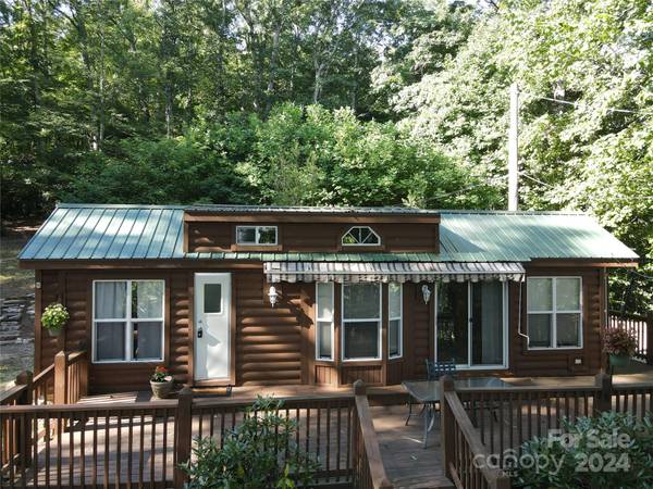 495 Ws Moody Memorial DR, Spruce Pine, NC 28777