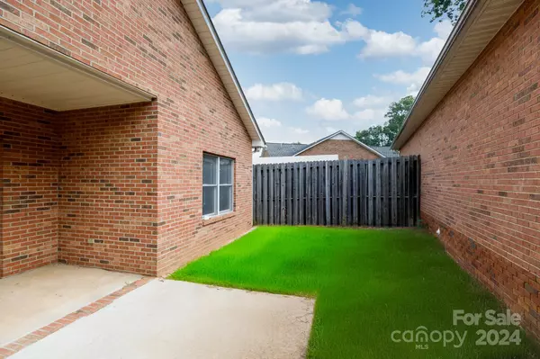 Rock Hill, SC 29732,1804 Charter DR