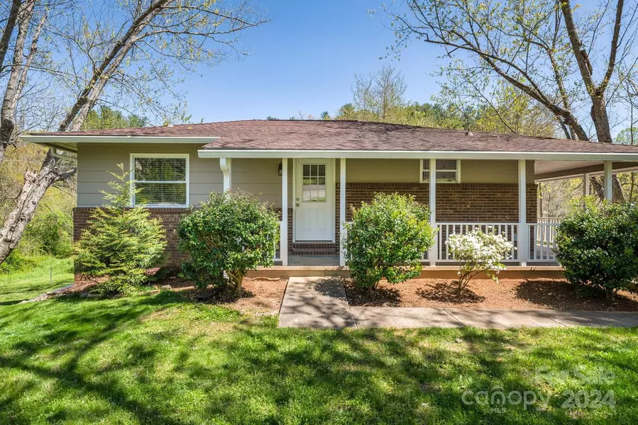 523 Johnston School RD, Asheville, NC 28806