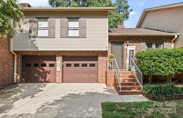 626 6th Street CIR NE, Conover, NC 28613