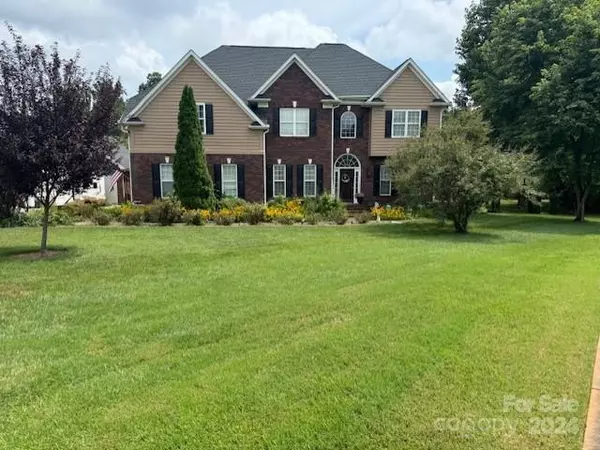 3304 Mayhew Forrest LN, Mint Hill, NC 28227