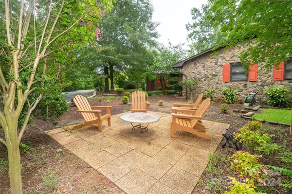 Mount Gilead, NC 27306,203 N Cedar ST