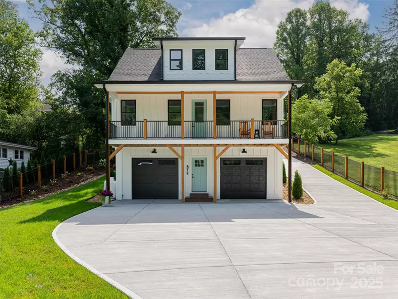 8 Craven Hill CIR, Black Mountain, NC 28711