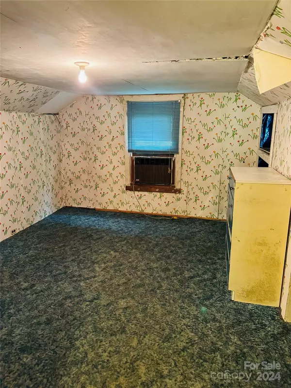 Lenoir, NC 28645,117 Greenvalley PL NE