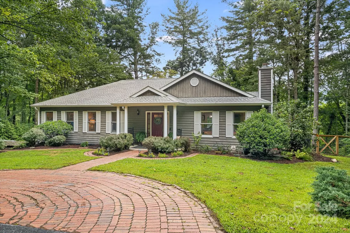 Hendersonville, NC 28792,717 Zelda CT