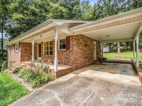 Shelby, NC 28152,619 Poplar DR