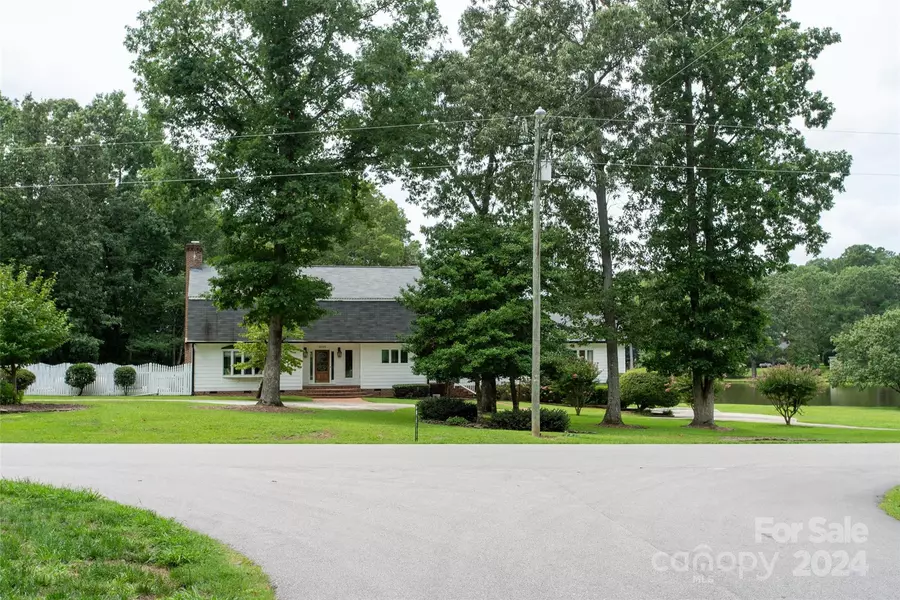 8025 Muirfield DR, Fuquay-varina, NC 27526