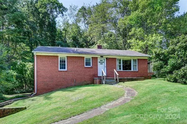 419 Monte Vista RD, Candler, NC 28715