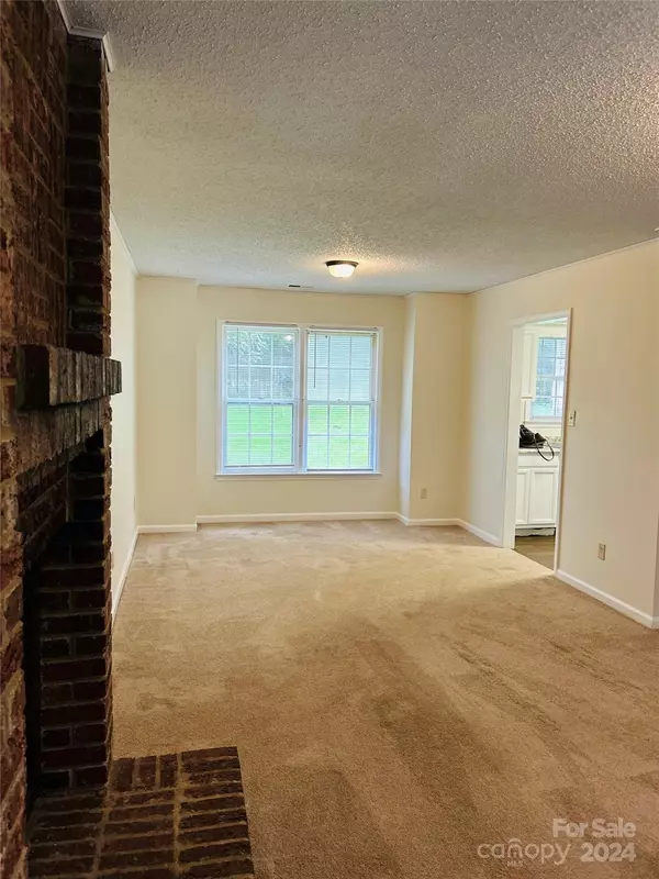 Matthews, NC 28105,3333 Fortis LN