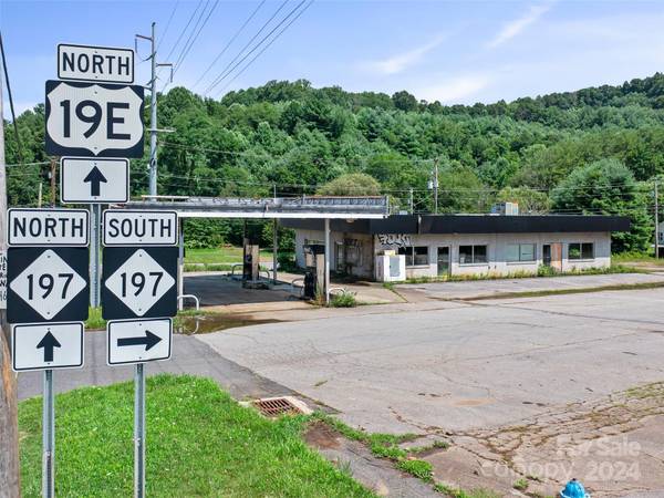 432 E US Hwy 19 BYP E, Burnsville, NC 28714