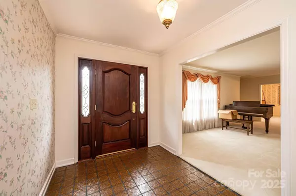 Hickory, NC 28601,370 21st AVE NW
